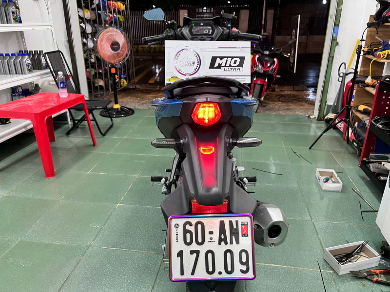 Độ đèn nâng cấp ánh sáng Titan M10 Ultra V2 cho xe Exciter 